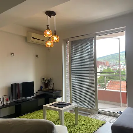 Nixara, Modern, Comfy In City-centre 아파트 스코페
